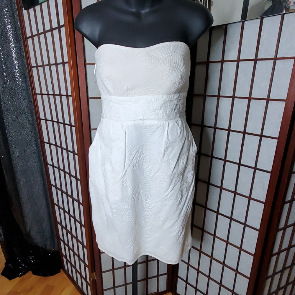 Strapless dress
